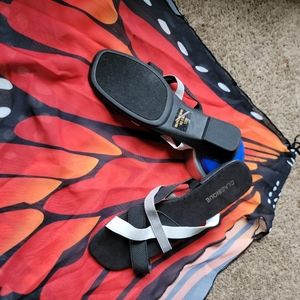 NWT CLASSIQUE CRISSCROSS SLIPPERS. SIZE 10W